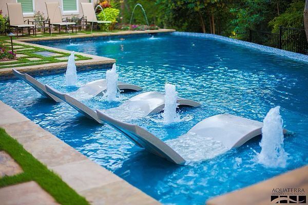 swimming pool swimming pool